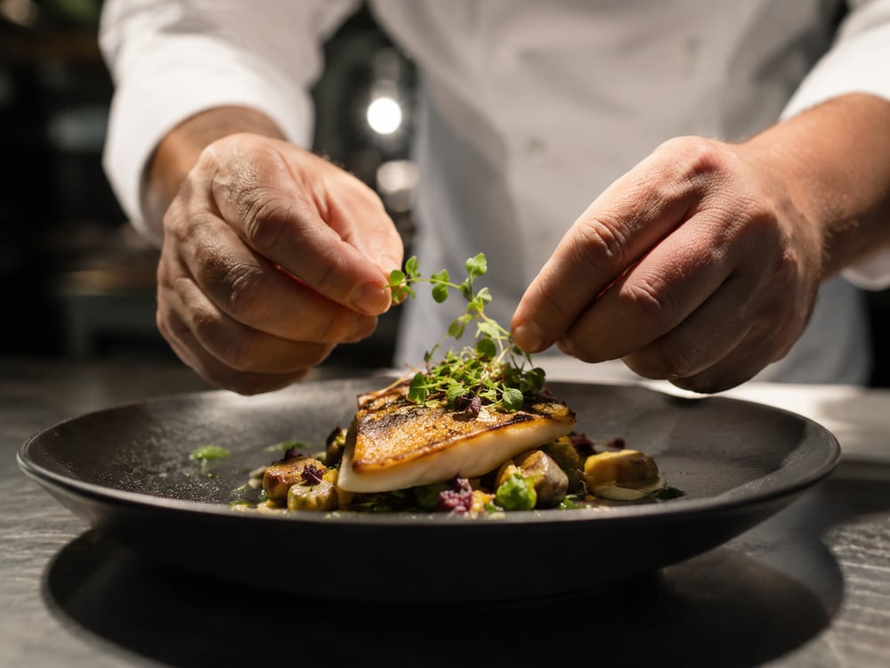 Kitchen-hand-at-work-in-Australia